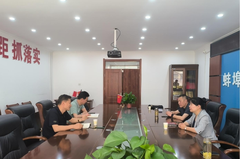 市直机关工委书记金梅赴市邮政管理局调研